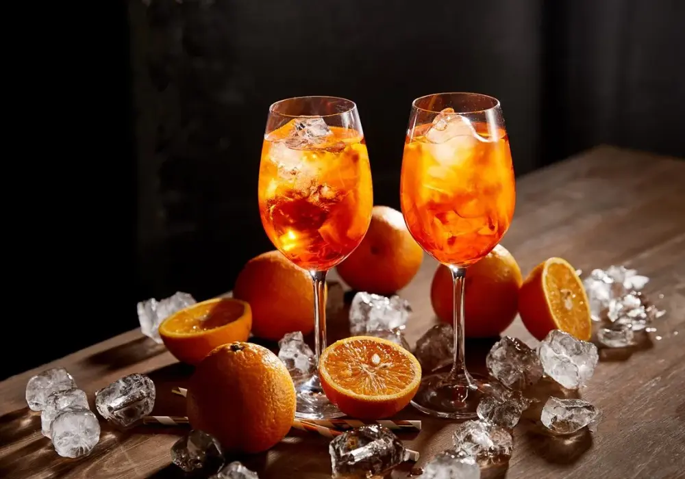 Ile procent ma Aperol? Poznaj prawdę o alkoholu w Spritzu!