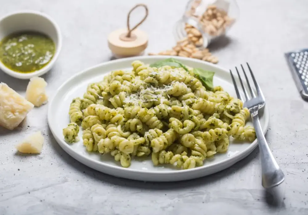Makaron z pesto ze słoika - Sekret kremowego sosu i dodatki