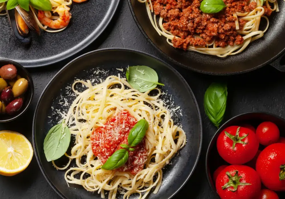 Jakie sery do spaghetti zamiast parmezanu? Sprawdź najlepsze alternatywy