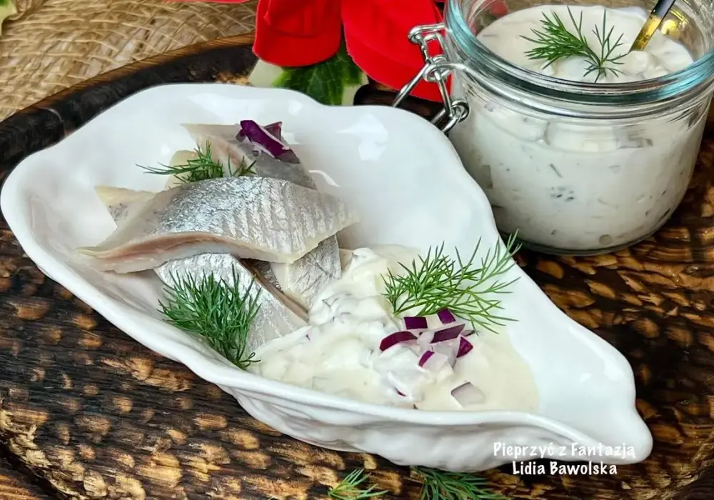 Śledzie w śmietanie - domowy przepis na idealny smak