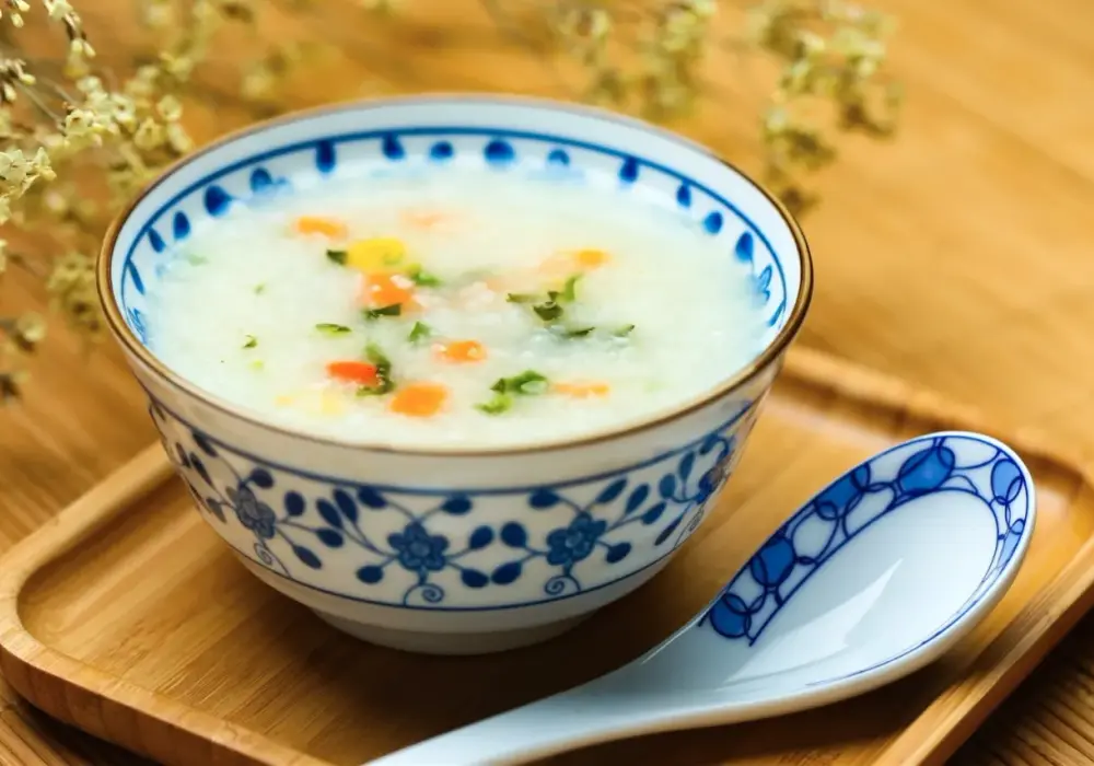 Congee - azjatycki kleik ryżowy. Jak go zrobić i dlaczego jest zdrowy?