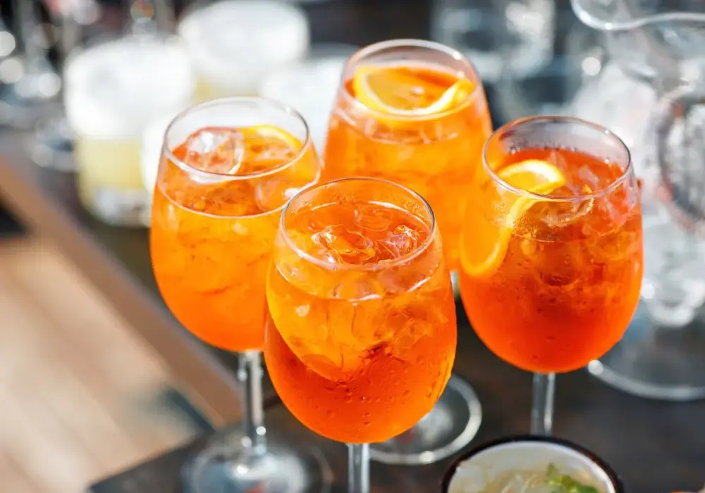Aperol - co to? Smak, Spritz i sekrety włoskiego lata