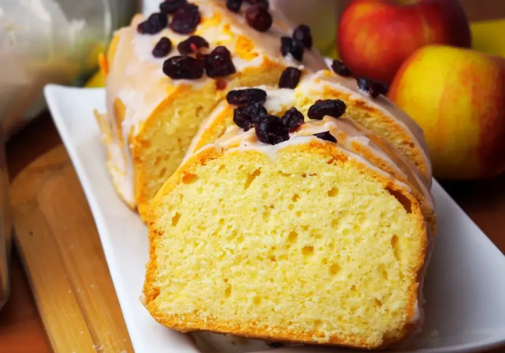 Babka z kąpieli wodnej - przepis na wilgotne i puszyste ciasto