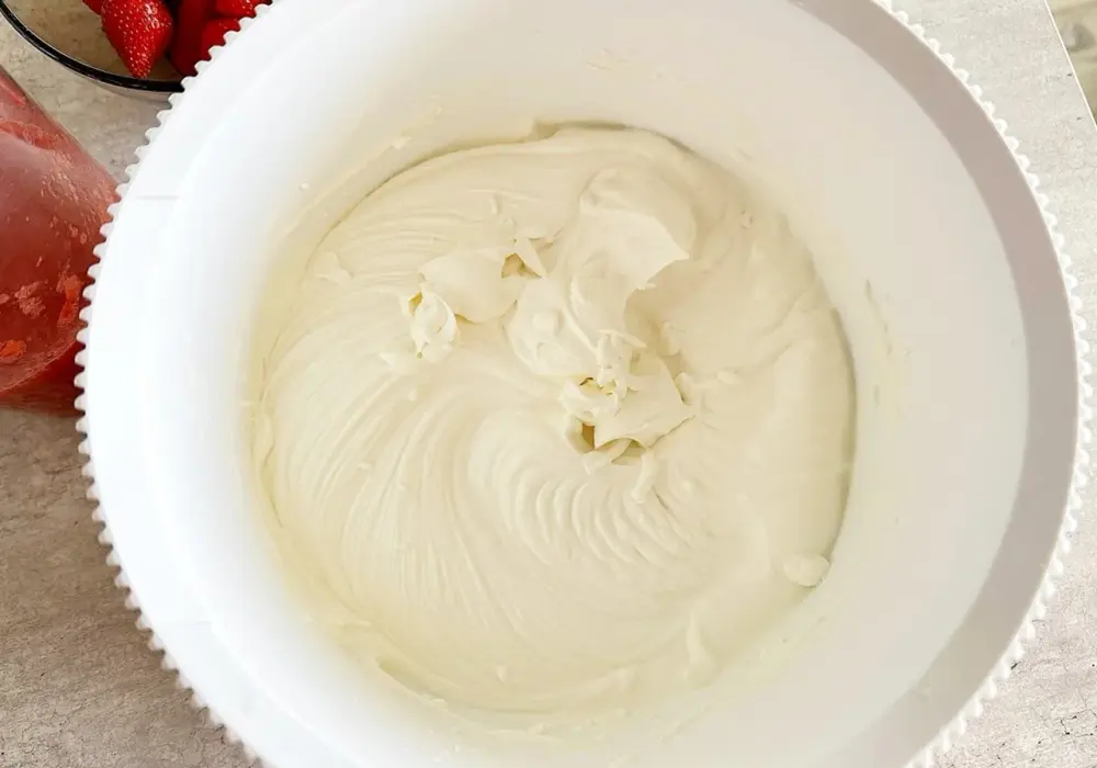 Mascarpone w deserach - Jak zrobić idealny krem?