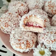 Co można zrobić z ciastek biszkoptów? Pyszne przepisy na desery