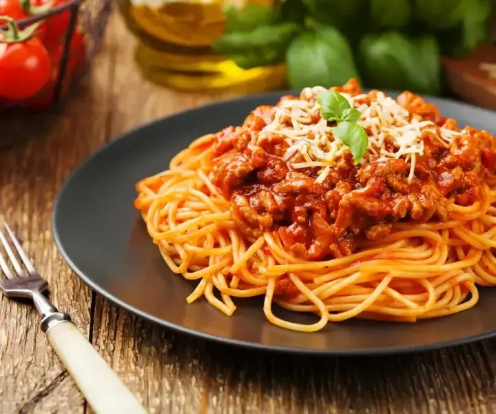 Jak długo smażyć mięso mielone do spaghetti, aby uniknąć twardości?
