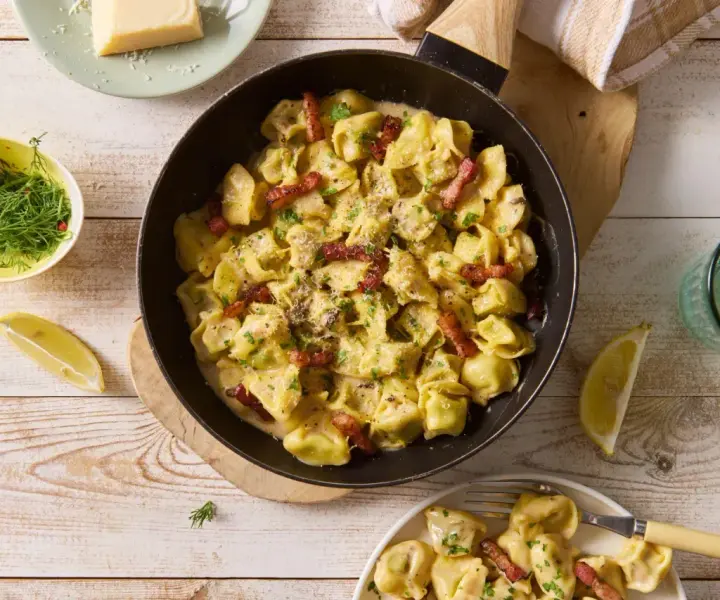 Tortellini z mięsem z czym podawać - najlepsze sosy i dodatki