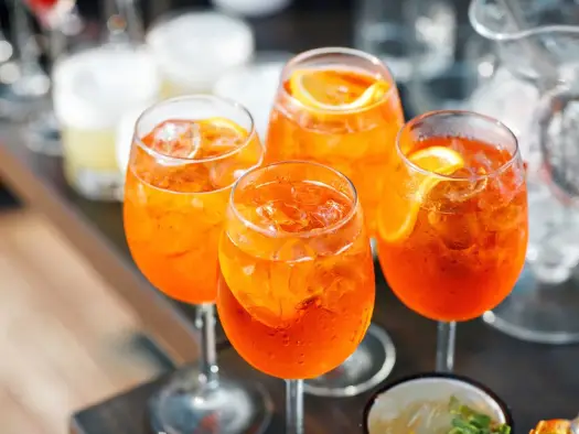 Aperol - co to? Smak, Spritz i sekrety włoskiego lata