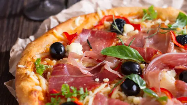 Pikantna kiełbasa do pizzy - Jak wybrać najlepszą?
