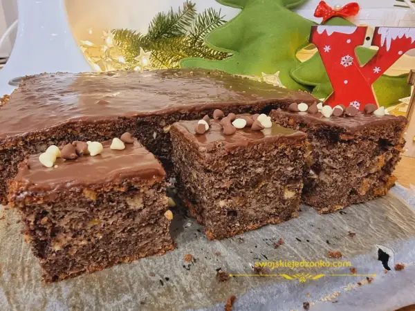 Makowiec z jabłkami z gotowej masy - idealnie wilgotny przepis