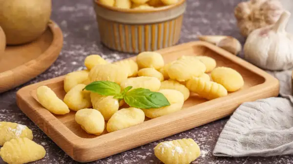 Przepis na Gnocchi z Sosem - Delikatne Kluseczki Krok po Kroku
