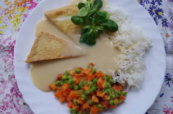 Sosy do ryżu - jak wybrać idealny? 3 przepisy na obiad!