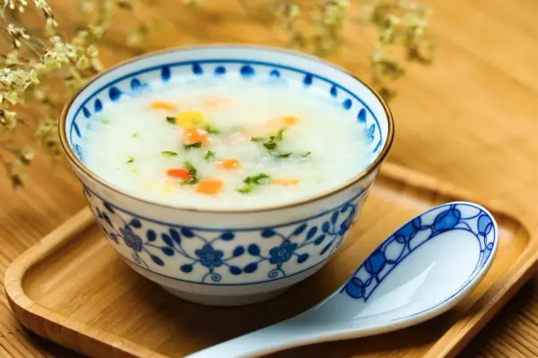 Congee - azjatycki kleik ryżowy. Jak go zrobić i dlaczego jest zdrowy?