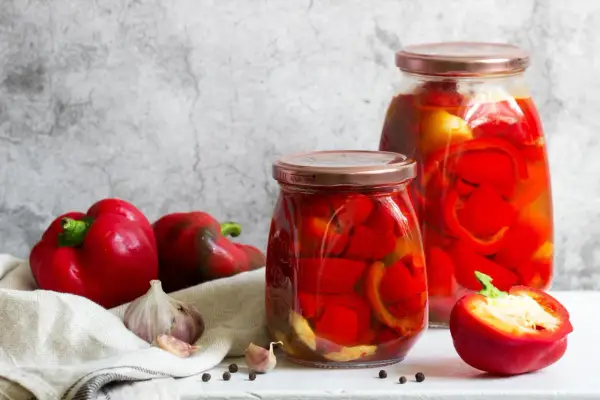Papryka marynowana - przepis na chrupkość i smak!