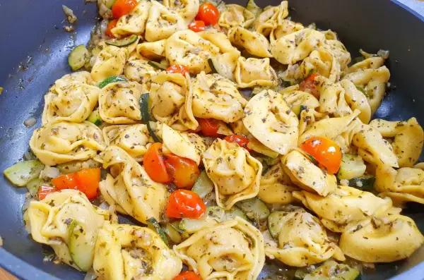 Jak zrobić tortellini z mięsem – prosty przepis na pyszne danie