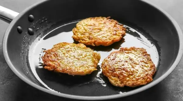 Placki ziemniaczane na śniadanie - przepis na idealne!