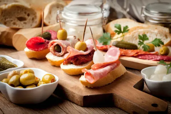 Hiszpańskie tapas w domu - Jak je zrobić bez chaosu?