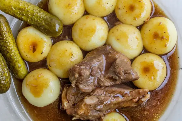 Jak podgrzać kluski śląskie, aby nie straciły smaku i konsystencji