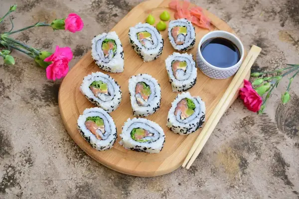 California Roll - Co to jest, jak zrobić i gdzie zjeść?