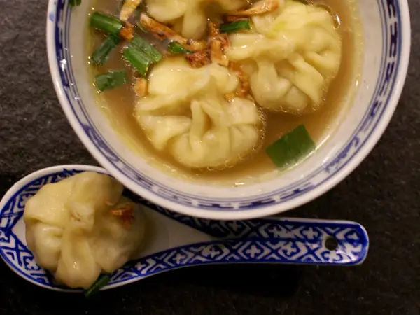 Zupa Wonton - Jak zrobić idealną chińską zupę w domu?
