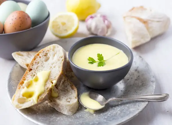 Aioli - jak zrobić idealny sos? Przepis i sekrety