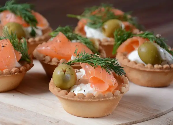 Przekąski komunijne - lekkie menu i sprawdzone porcje