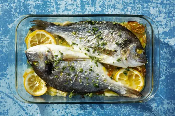 Dorada – co to za ryba? Jak wybrać i przyrządzić?