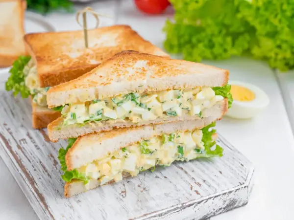 Pasta jajeczna z twarogiem - Kremowa i idealna na kanapki!