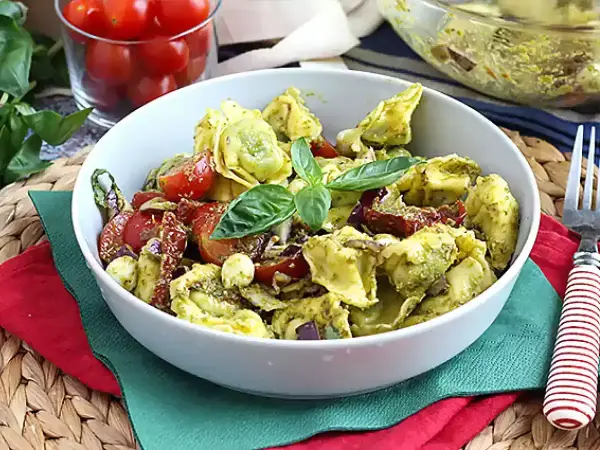 Z czym podawać tortellini z serem, aby zachwycić gości?