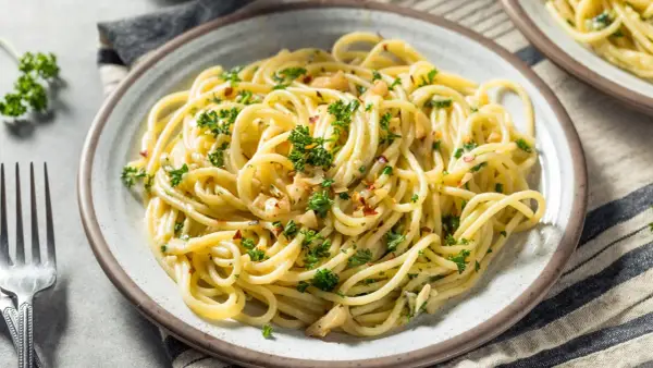 Szybkie dania z makaronem - klasyki, wege i One Pot Pasta
