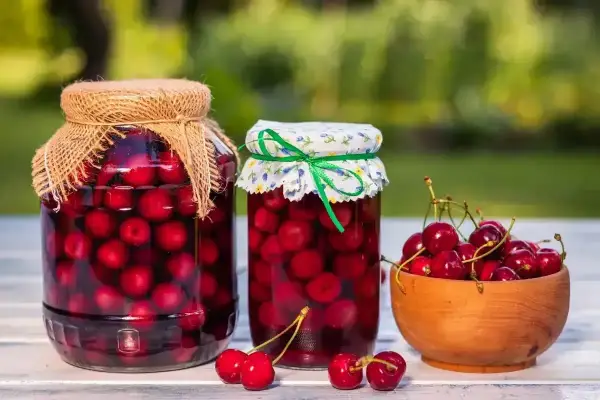Domowy kompot z czereśni - Prosty przepis na idealny smak