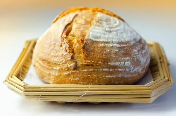 Chleb bez mąki - Jak upiec idealny bochenek, który nie kruszy?