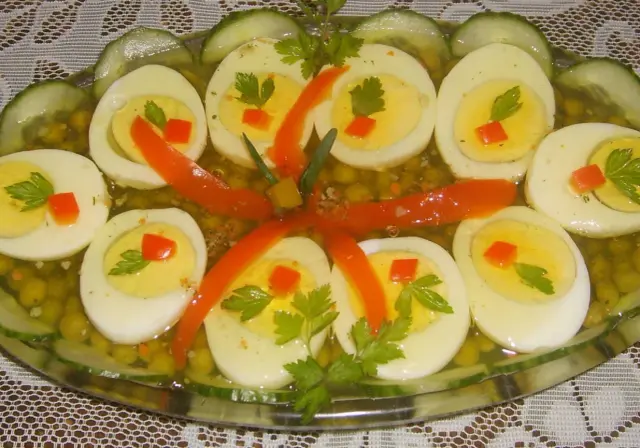 Jajka w galarecie - przepis idealny. Jak zrobić krok po kroku?