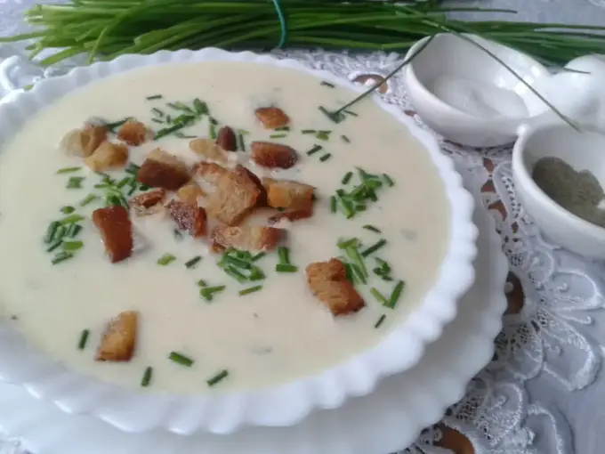 Najlepsza zupa porowa - przepis na idealny krem!